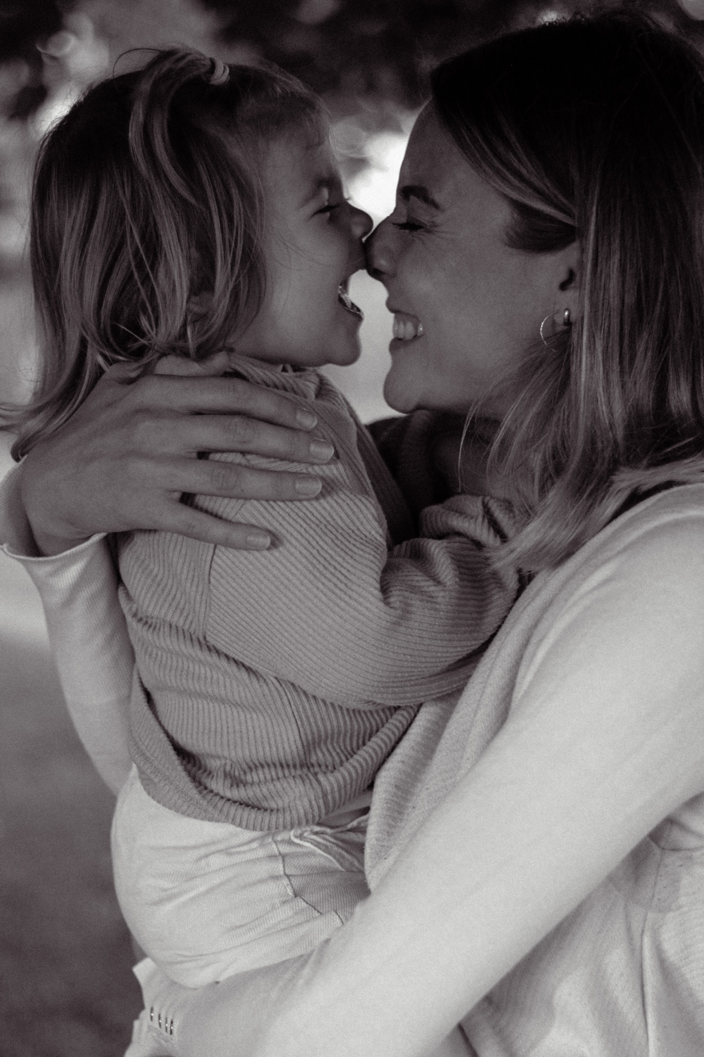 Ein stiller Moment zwischen Mutter und Kind